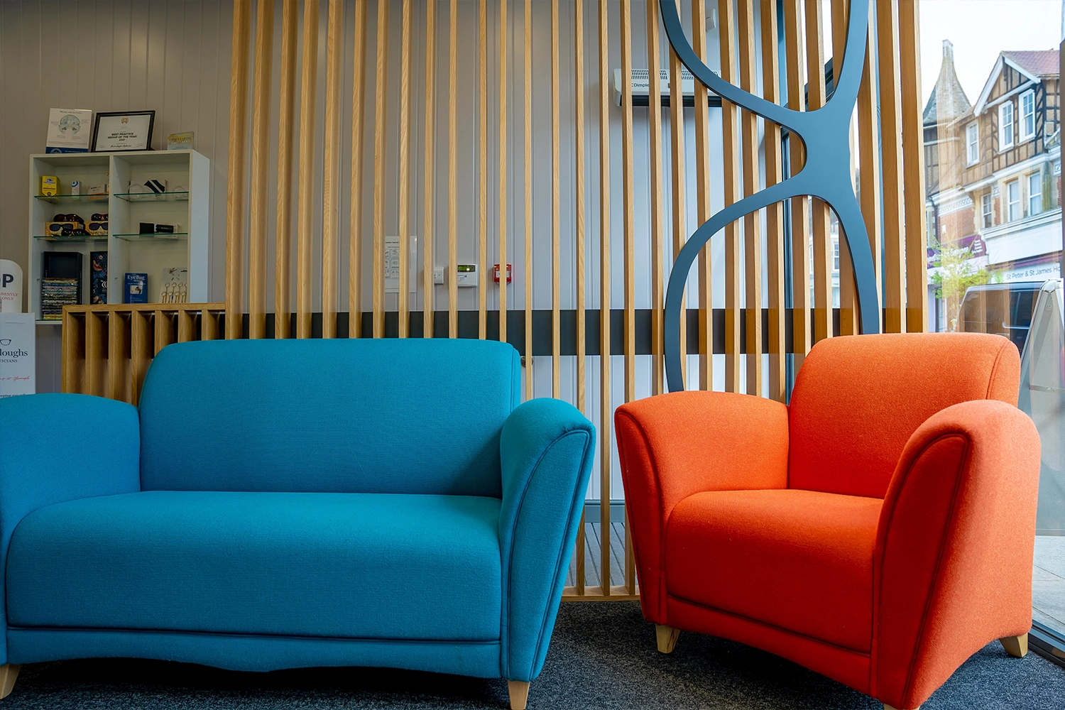 Sofas in Barracloughs (Uckfield)